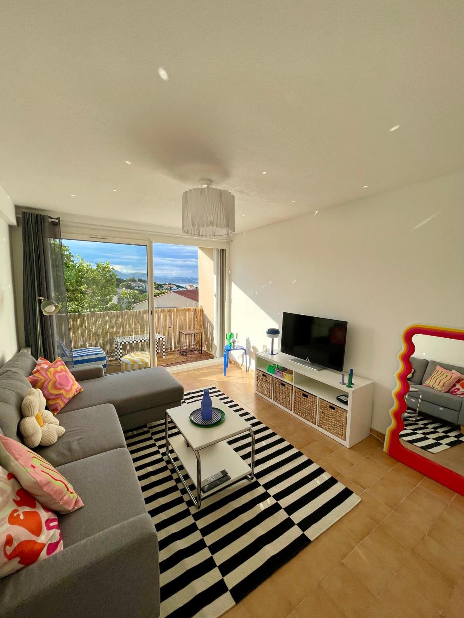 Superbe Duplex Refait A Neuf ! Apartment Hyeres Exterior photo